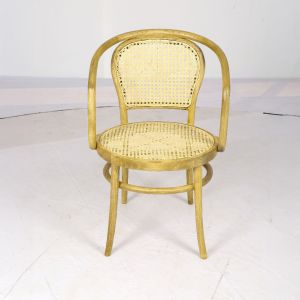 Cambiam Arm Chair - Elegantly Curved Ergonomic Design- By Stories