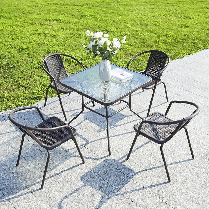outdoor chairs and table set